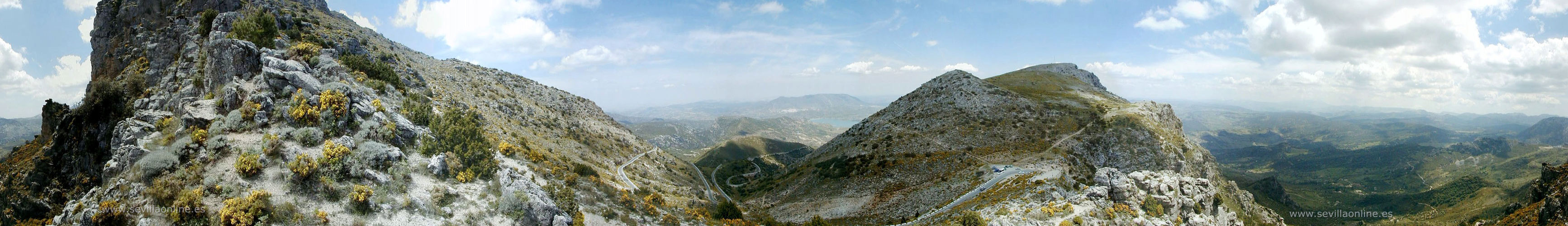 Uitzicht over het Sierra de Grazalema natuurgebied, provincie Cadiz - Andalusië, Spanje. 