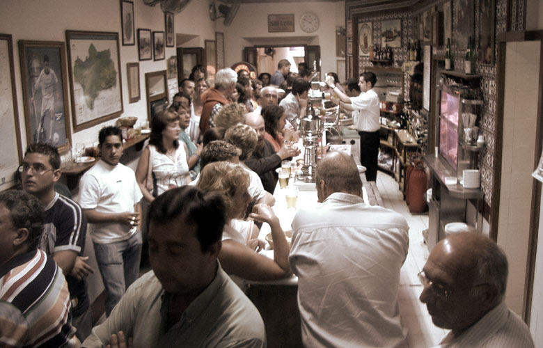 Bars en tapas in Conil de la Frontera, Costa de la Luz - Andalusië, Spanje.