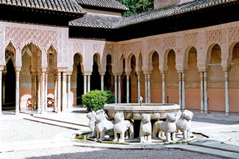 Het leeuwenhof - Alhambra paleis, Granada - Andalusië, Spanje.