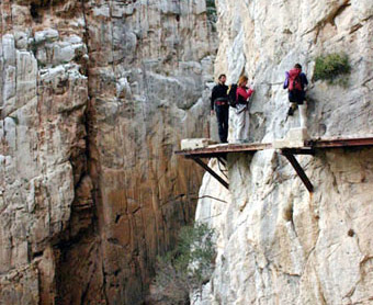 El caminito del Rey - Si tratta di una passerella di ferro sospesa.