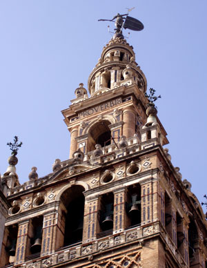 El campanario de la Giralda en Sevilla